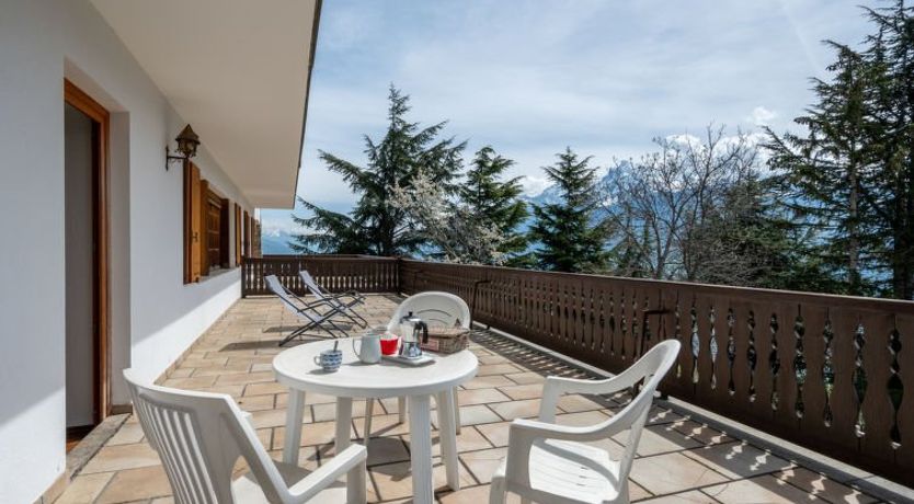 Photo of Aigle Apartment 2