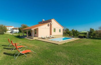 Vita Holiday Home
