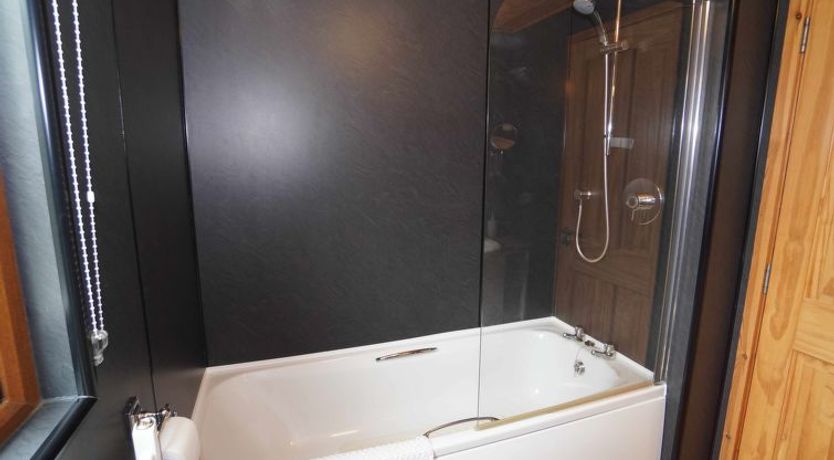 Photo of Loch Leven Lodge 11