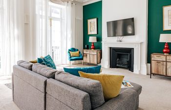 Teal Royal Apartment