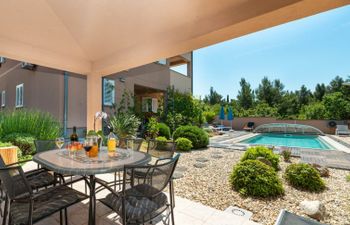 Matas Apartment 4 Holiday Home