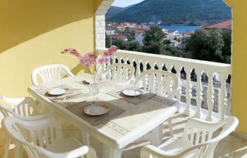 Toni Apartment 2 Holiday Home
