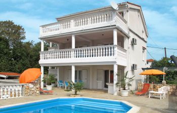 Mira (KRK146) Apartment 2 Holiday Home