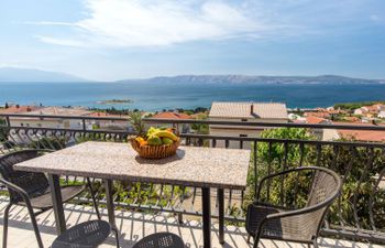 Luka Apartment 2 Holiday Home