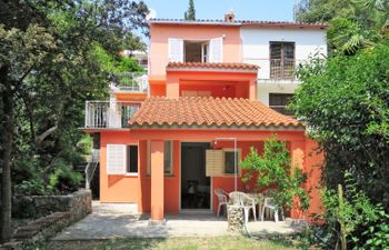 Pineta Apartment 2 Holiday Home