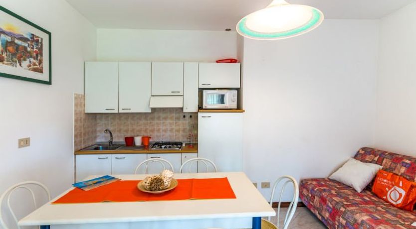 Photo of Super Dinky (BIB287)