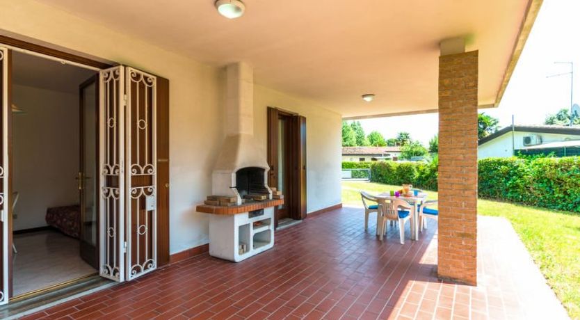 Photo of Super Dinky (BIB287)