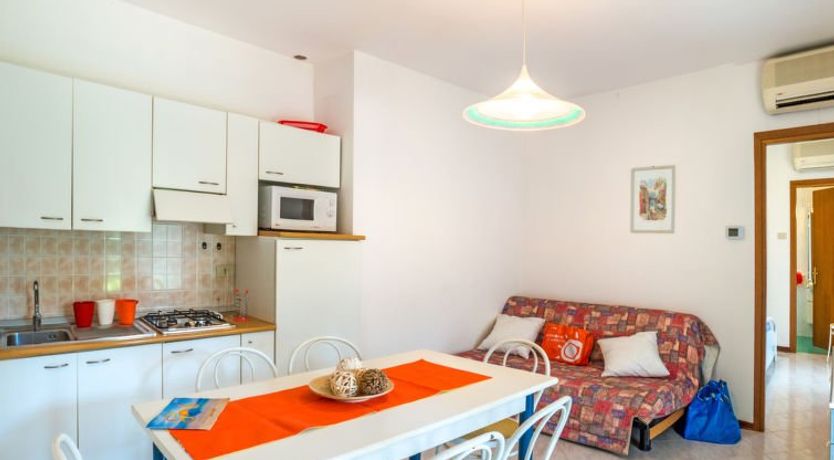 Photo of Super Dinky (BIB287)