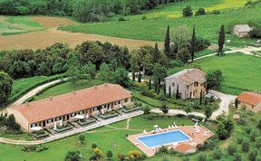Photo of Fattoria di Fugnano Apartment 3