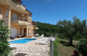 Magnolia (RAC167) Apartment 3 Holiday Home