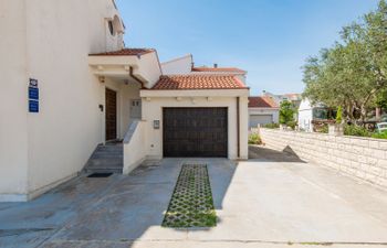 Maras Apartment 2 Holiday Home