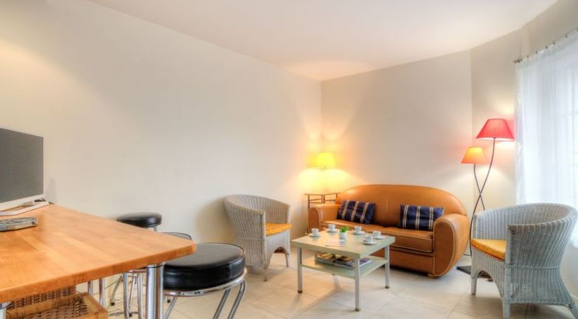 Photo of Petit Acacia