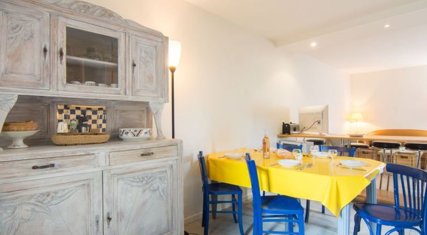 Photo of Petit Acacia