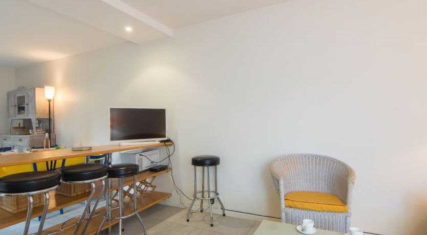 Photo of Petit Acacia