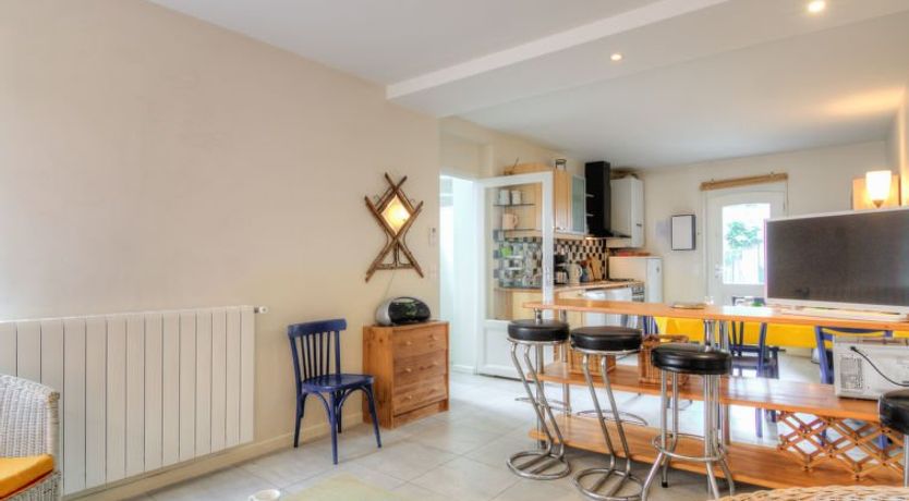 Photo of Petit Acacia