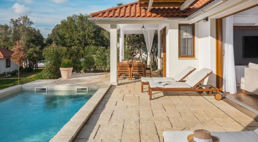 Photo of Luxury Beachside Villa Porto Bus