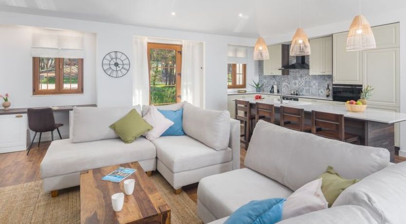 Photo of Luxury Beachside Villa Porto Bus Villa 4