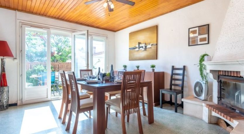 Photo of Les Violettes