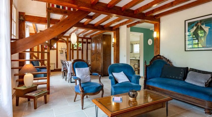 Photo of Petit Champ