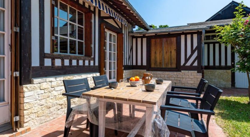 Photo of Petit Champ