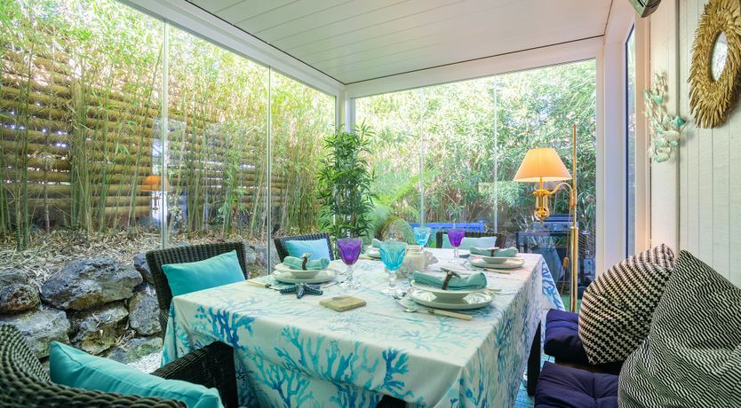 Photo of Driftwood & Rosé