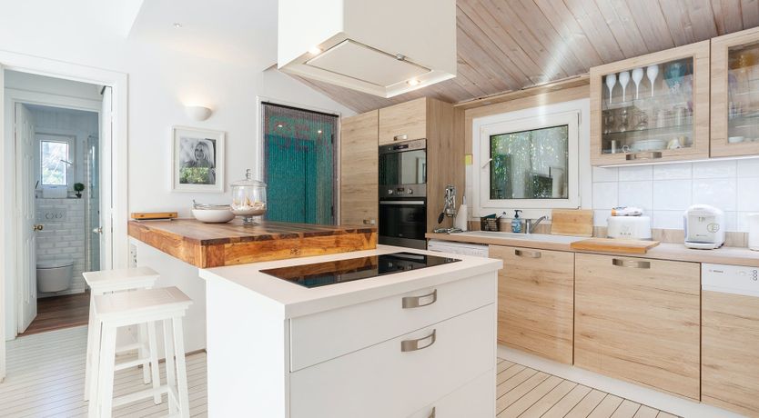 Photo of Driftwood & Rosé