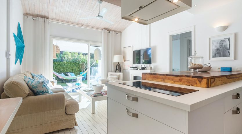 Photo of Driftwood & Rosé