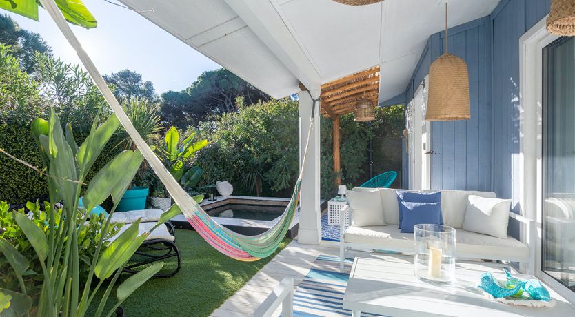 Photo of Driftwood & Rosé