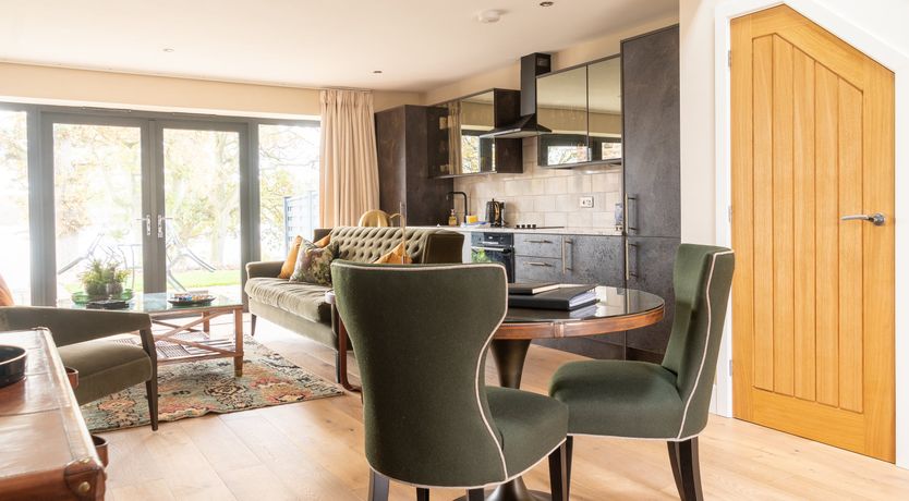 Photo of Look of Luxe