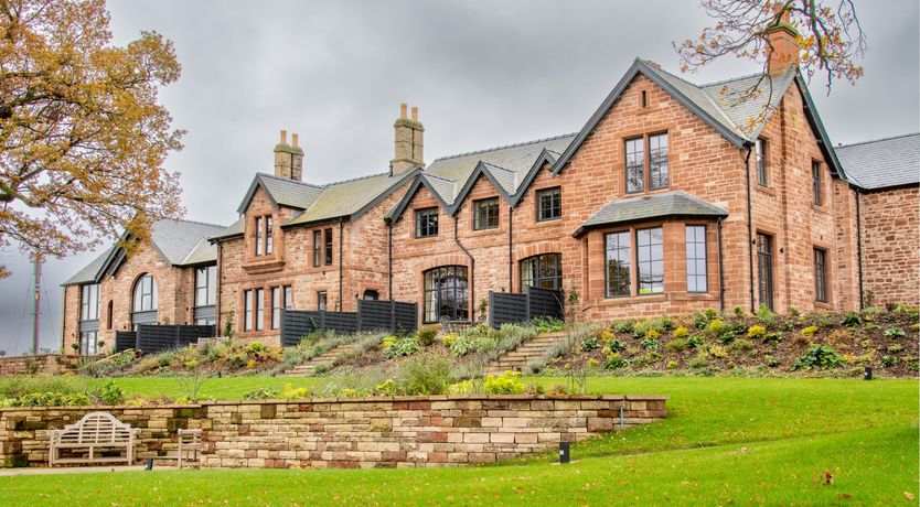 Photo of Look of Luxe