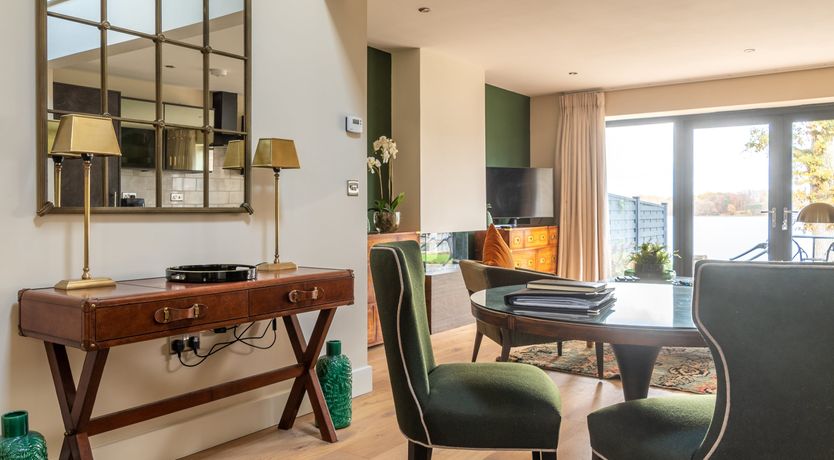 Photo of Look of Luxe