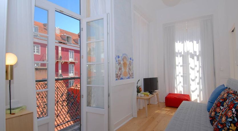 Photo of Linda Avenida