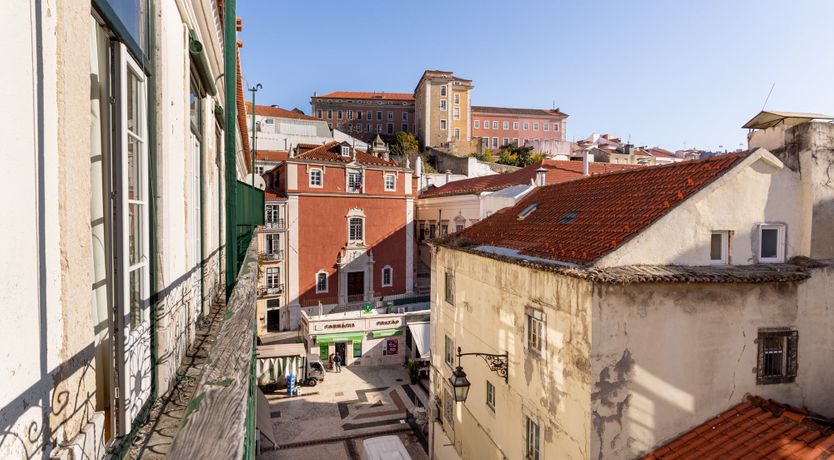 Photo of Linda Avenida