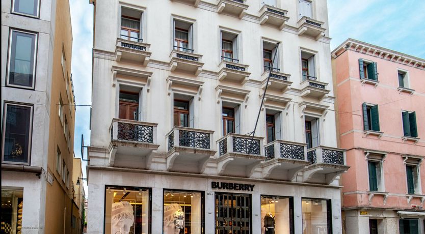 Photo of The Sun Amidst Small Stars