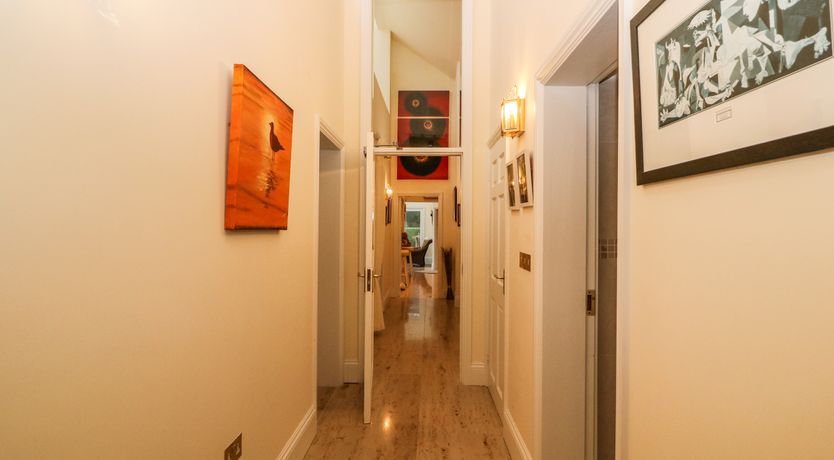 Photo of Inḃear Scéine.