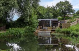 Photo of the-shepherds-hut-at-bridge-lake-farm-amp-fishery