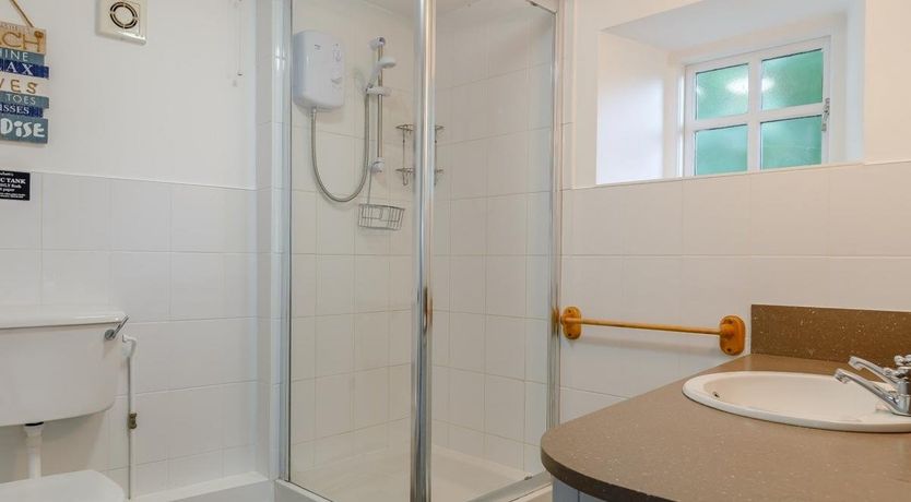 Photo of 2 Bed in Lower Treluswell