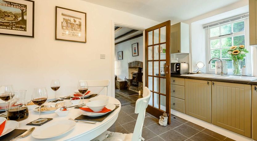 Photo of 2 Bed in Llandysul
