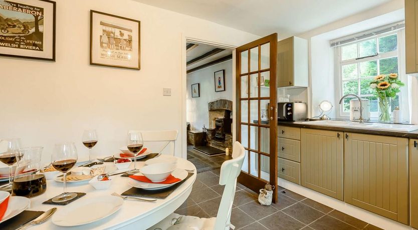 Photo of 2 Bed in Felindre