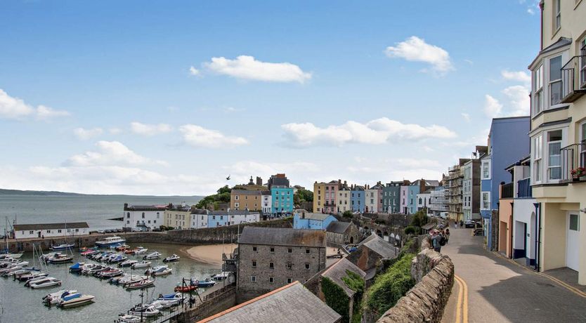 Photo of 2 Bed in Tenby