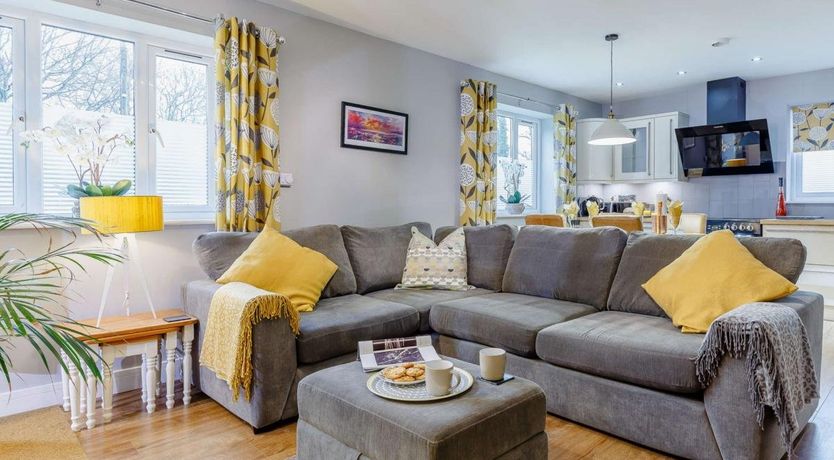 Photo of 2 Bed in Lanner