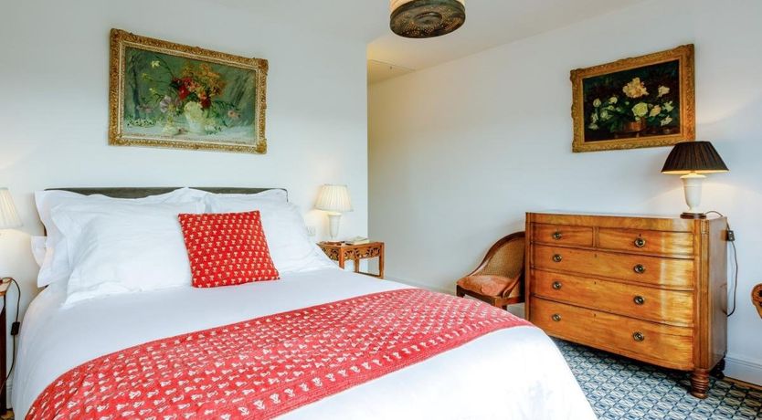 Photo of 2 Bed in Glastonbury