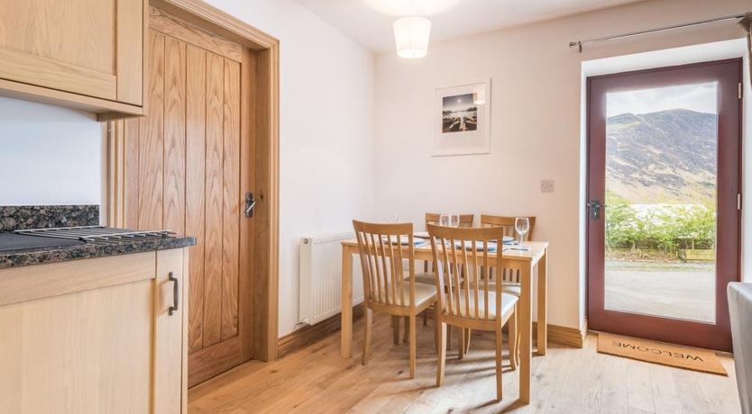 Photo of 2 Bed in Newlands