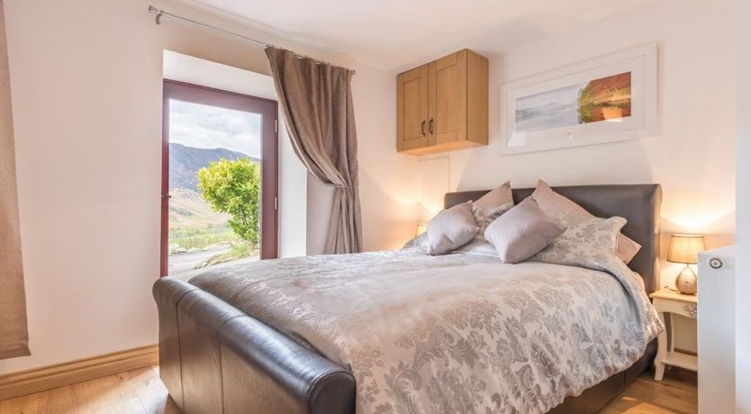 Photo of 2 Bed in Newlands