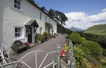 in Newlands Valley (SZ075) Holiday Cottage