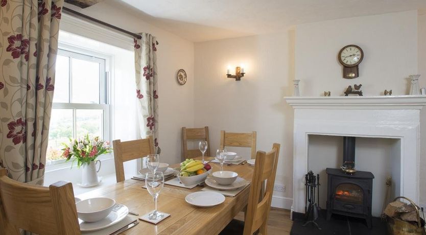 Photo of 3 Bed in Newlands