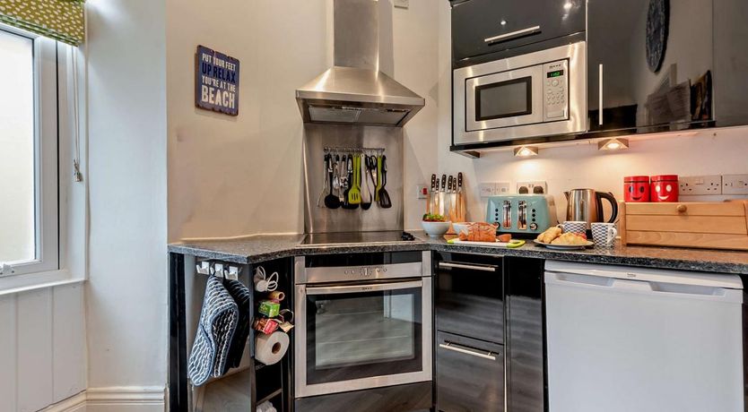 Photo of 2 Bed in Tenby