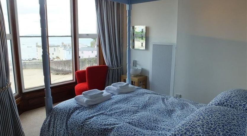 Photo of in Tenby (FB226)