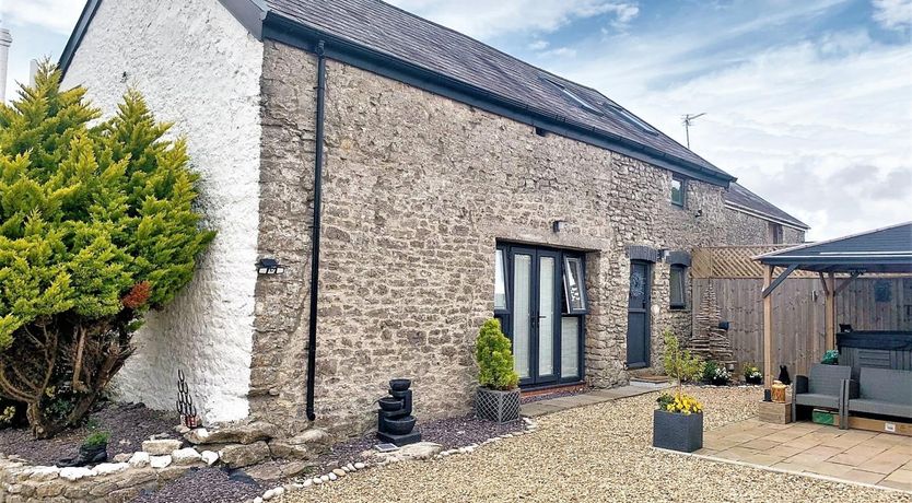 Photo of 2 Bed in Bridgend