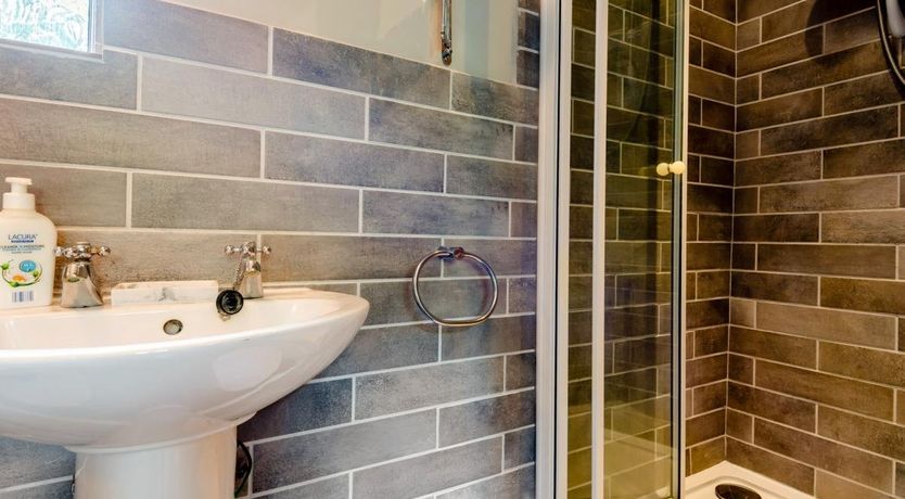 Photo of 1 Bed in Glyn Ceiriog